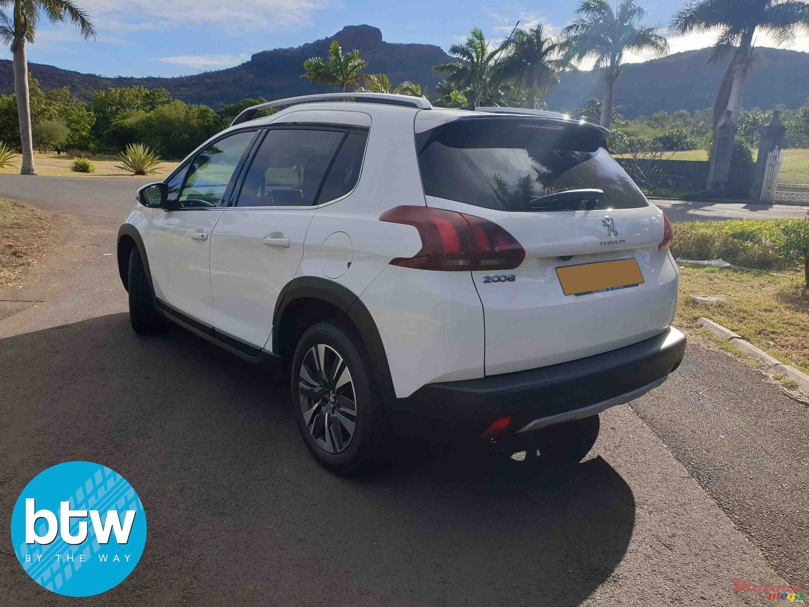2018' Peugeot 2008 Allure photo #2