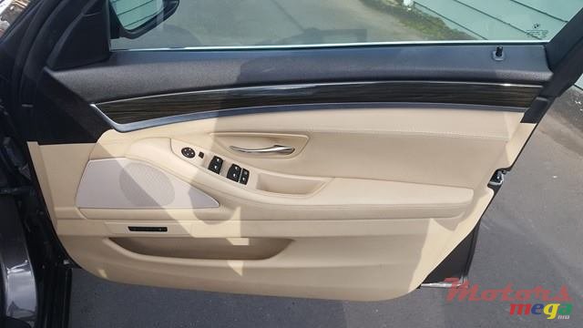 2012' BMW 520 520i photo #6