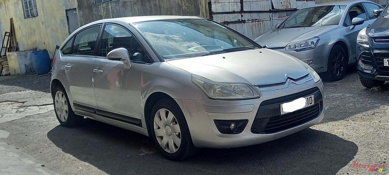 2010' Citroen C4 photo #3