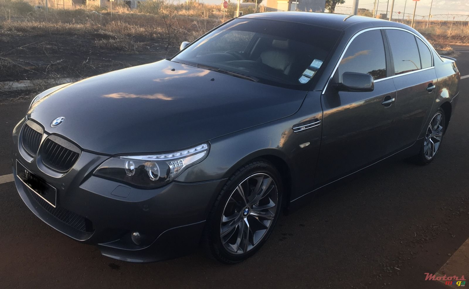 2004' BMW 1 Series 5 Door photo #2