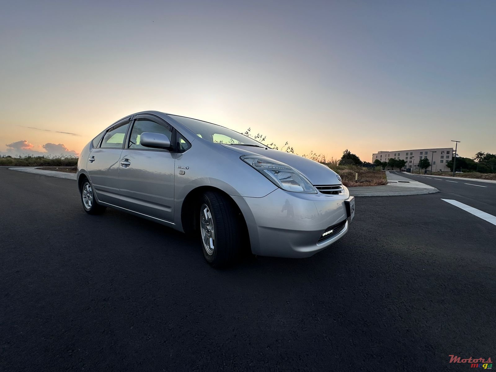 2010' Toyota Prius Second generation (XW20; 2003) photo #3