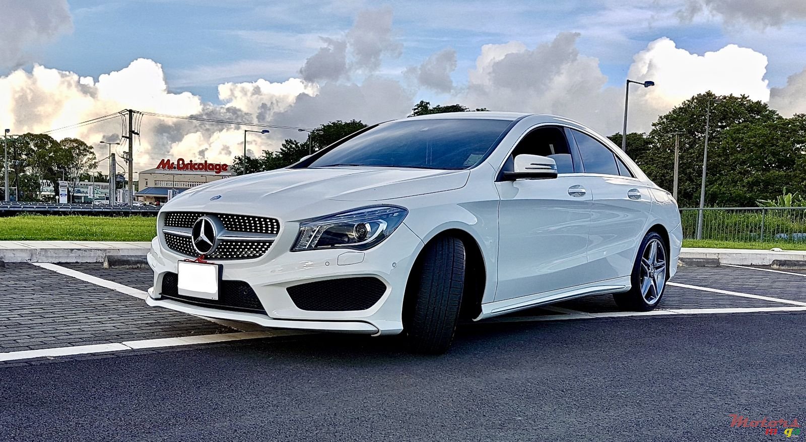 2014' Mercedes-Benz CLA 180 photo #1