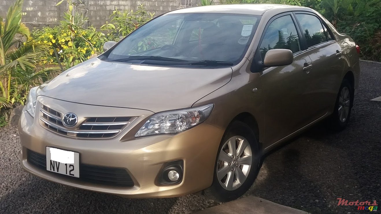 2012' Toyota Corolla photo #1