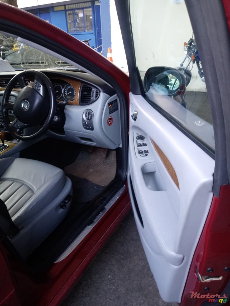 2006' Jaguar F-Type photo #3