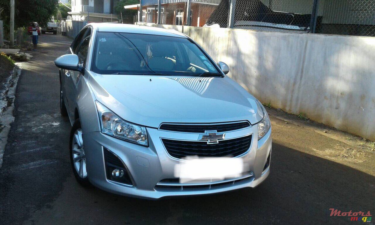 2013' Chevrolet Cruze photo #3