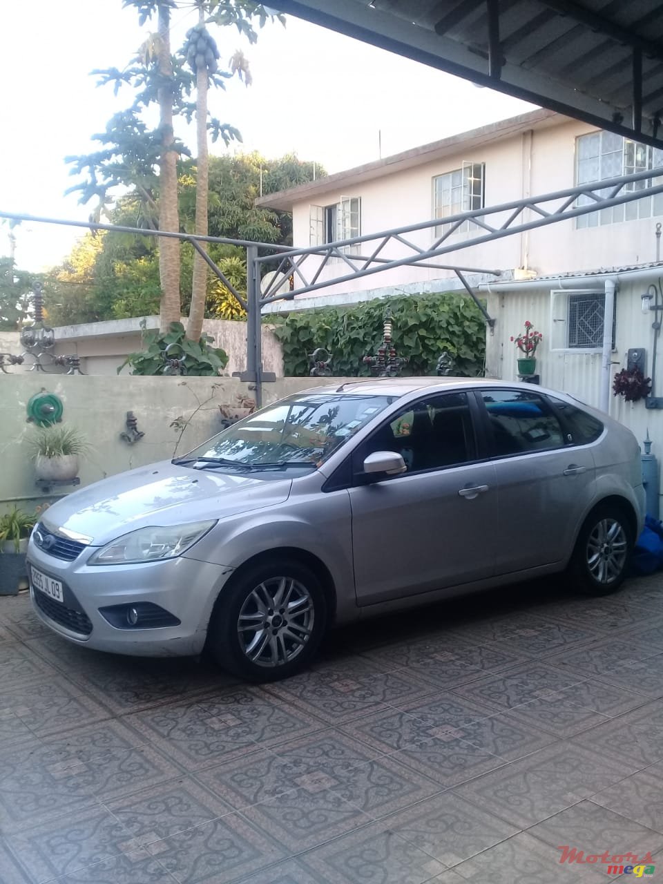 2009' Ford Focus Hatchback photo #6