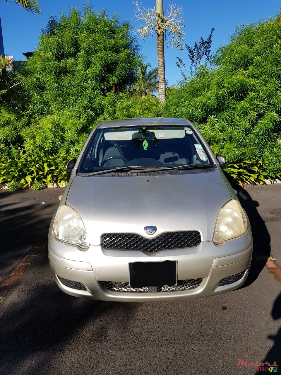 2004' Toyota Vitz photo #4