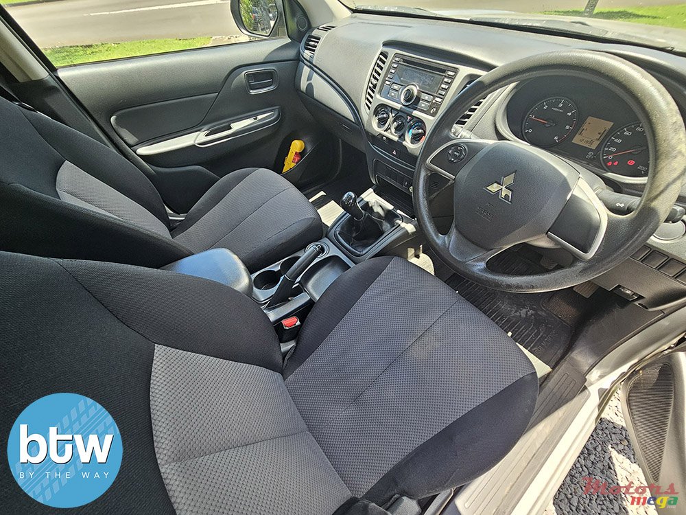 2021' Mitsubishi Triton 4X2 photo #5