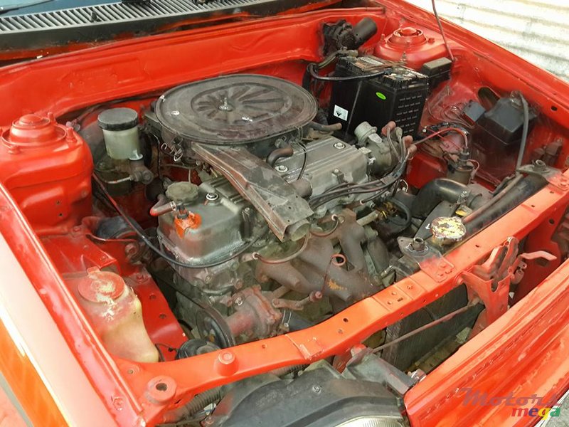 1993' Mazda 323 5d photo #3