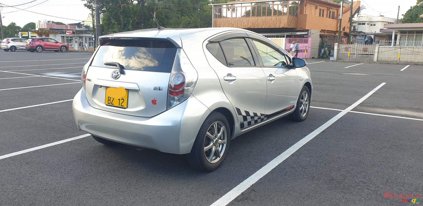 2012' Toyota Aqua photo #4