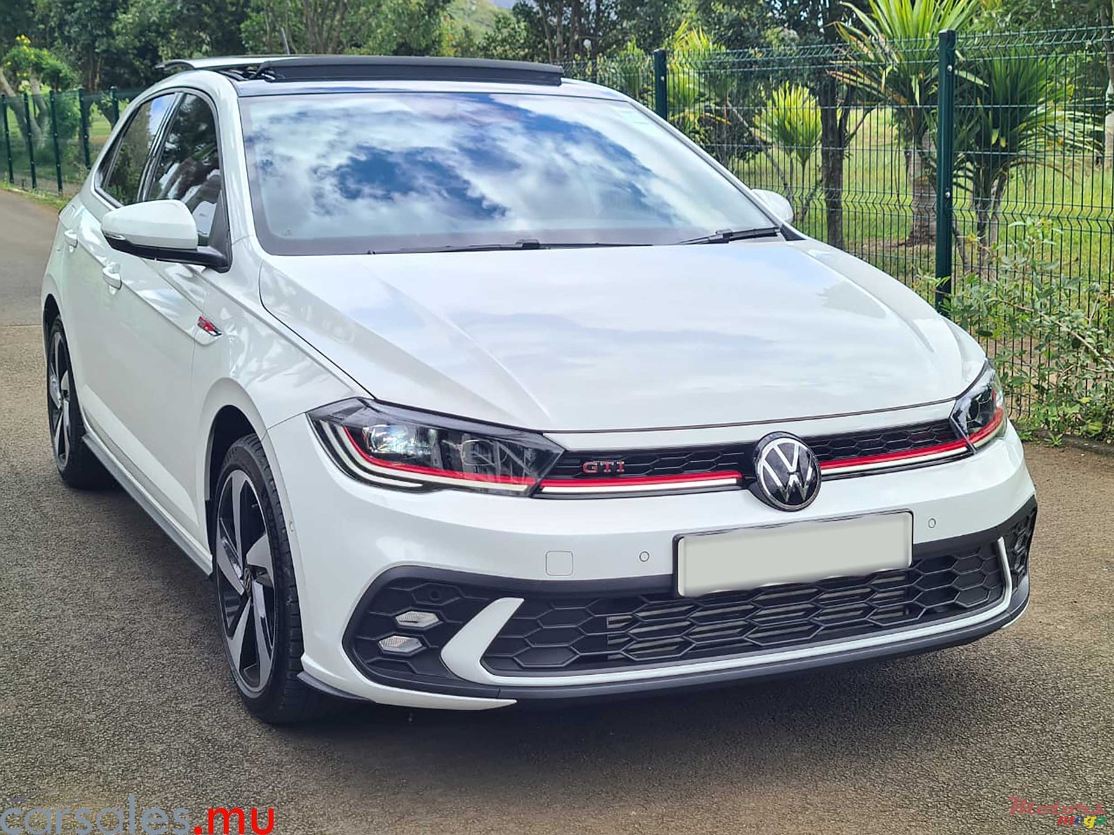 2025' Volkswagen Polo GTI 2.0 TSI photo #2