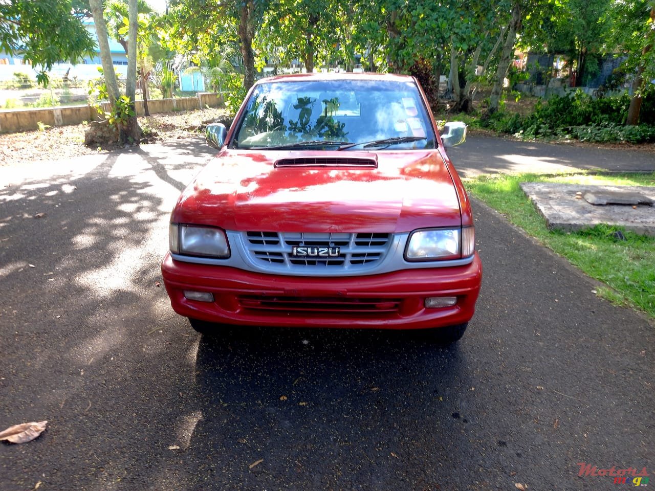 2003' Isuzu photo #6