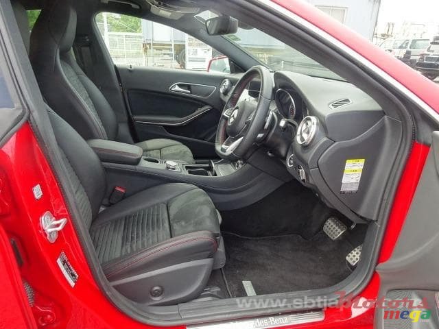 2017' Mercedes-Benz CLA 180 Amg photo #3