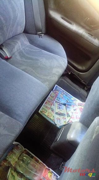 2000' Mitsubishi Lancer photo #7