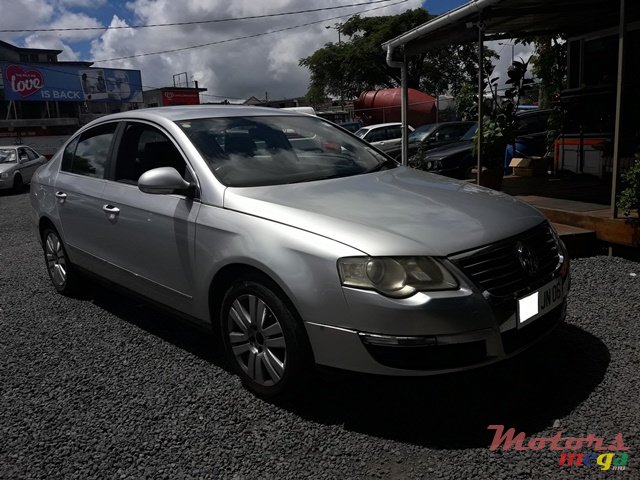 2006' Volkswagen Passat photo #4