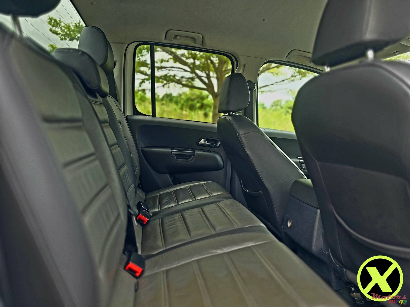 2019' Volkswagen Amarok photo #6