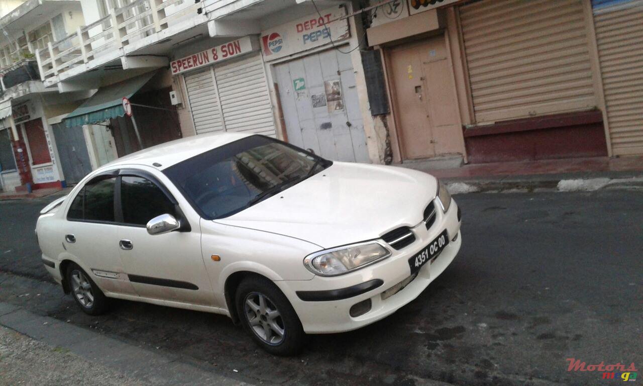 2000' Nissan photo #2