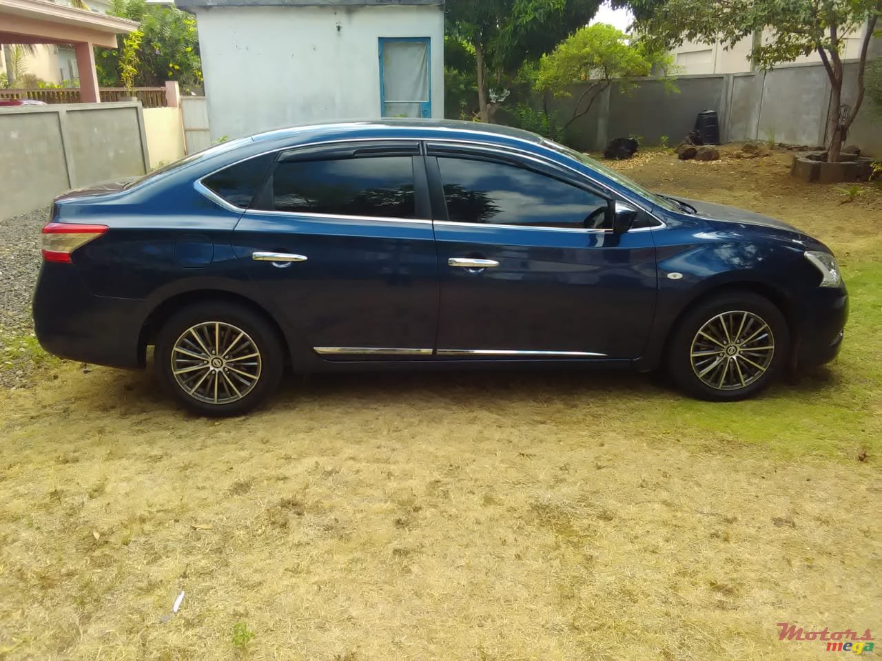 2013' Nissan photo #6