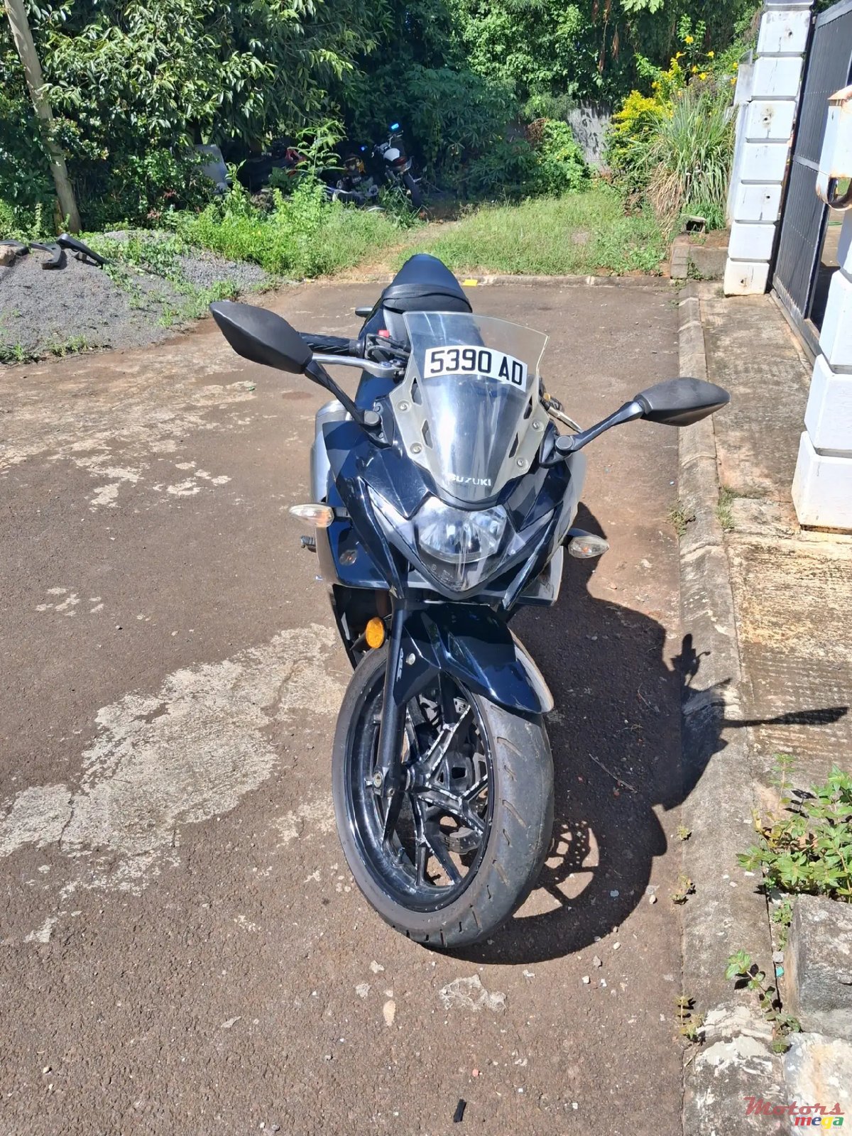 2018' Suzuki Gsx250r photo #1