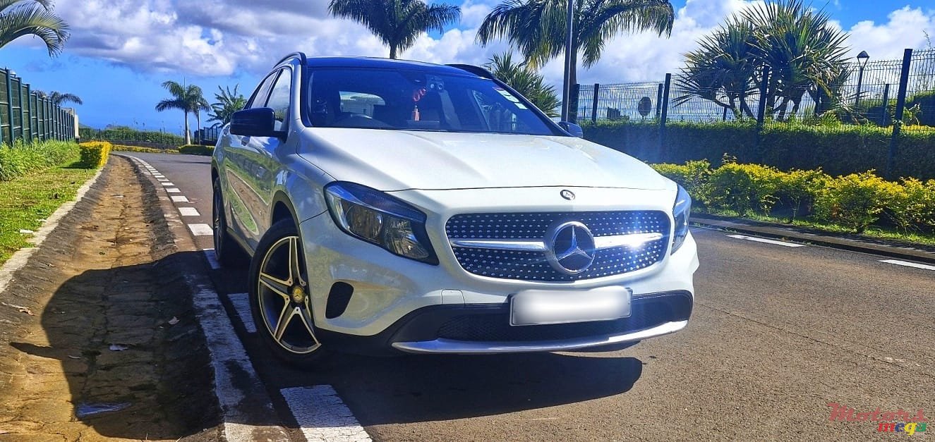 2016' Mercedes-Benz GLA 200 photo #1