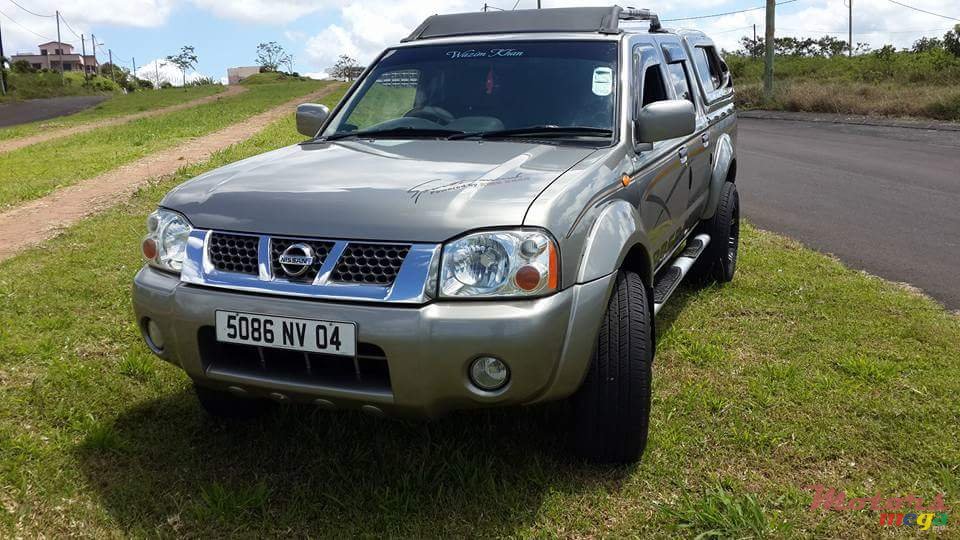 2004' Nissan Pickup Hardbody Predator photo #1