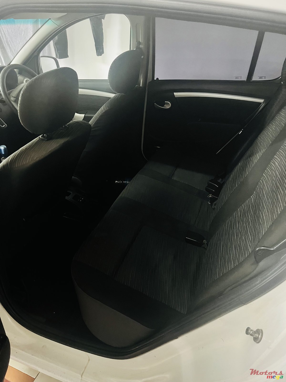 2009' Renault Sandero photo #6