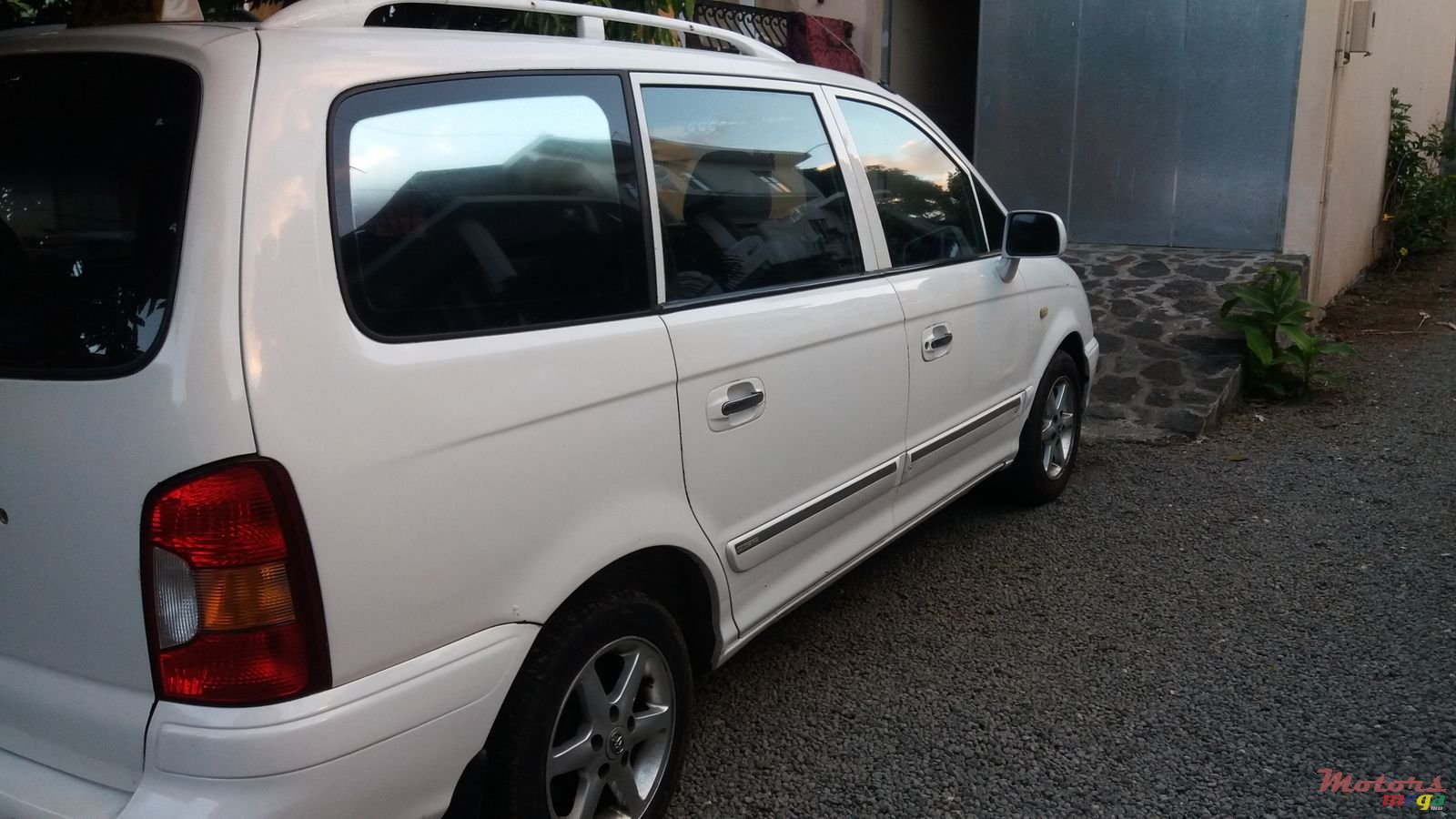 2002' Hyundai H photo #1