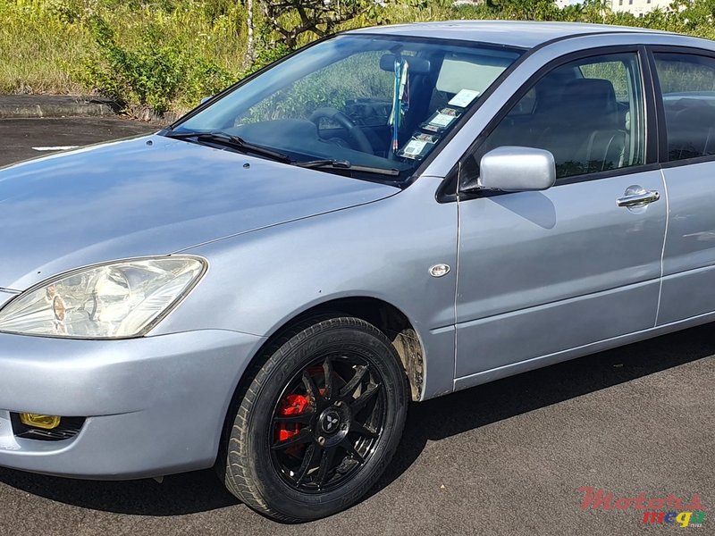 2006' Mitsubishi Lancer photo #1