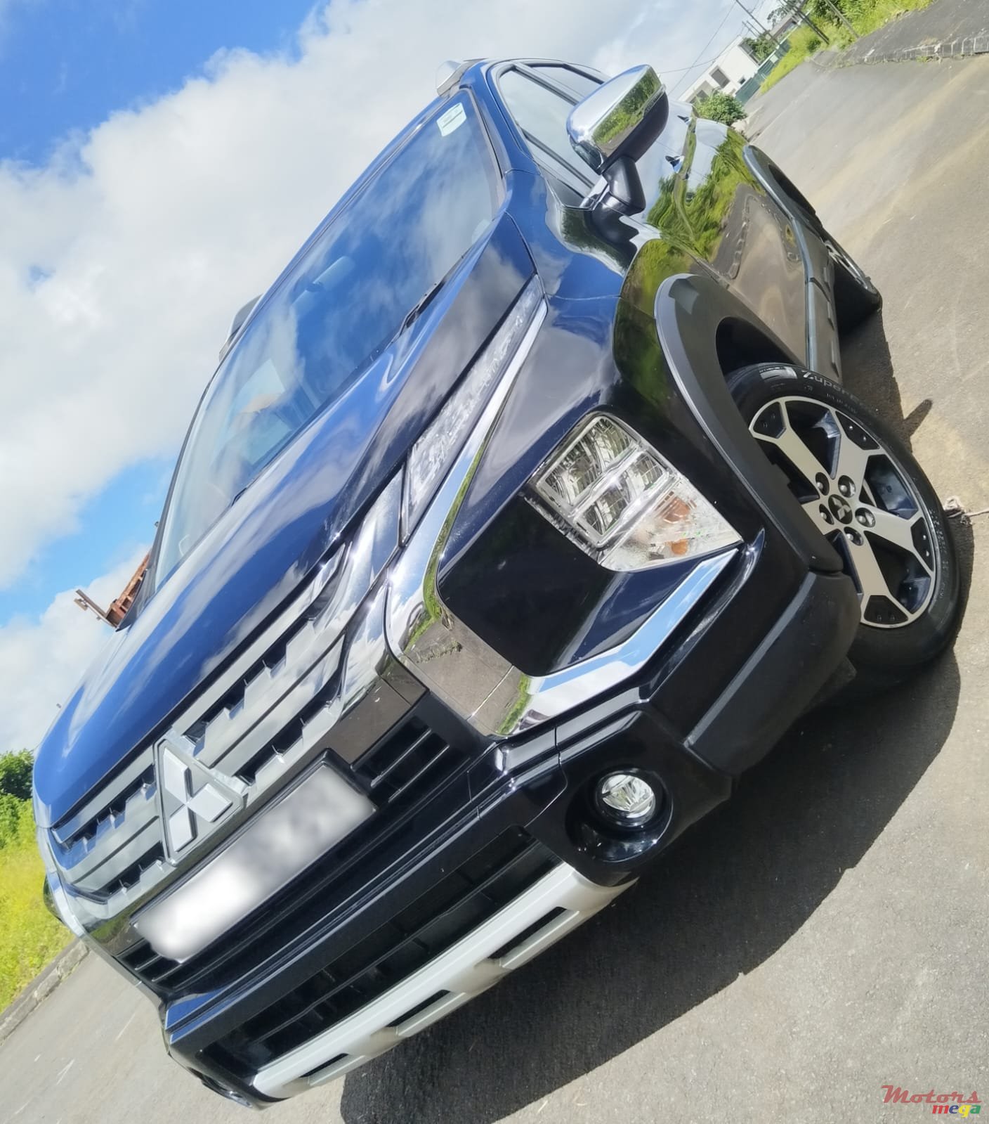 2021' Mitsubishi Xpander Cross 7 seater photo #1