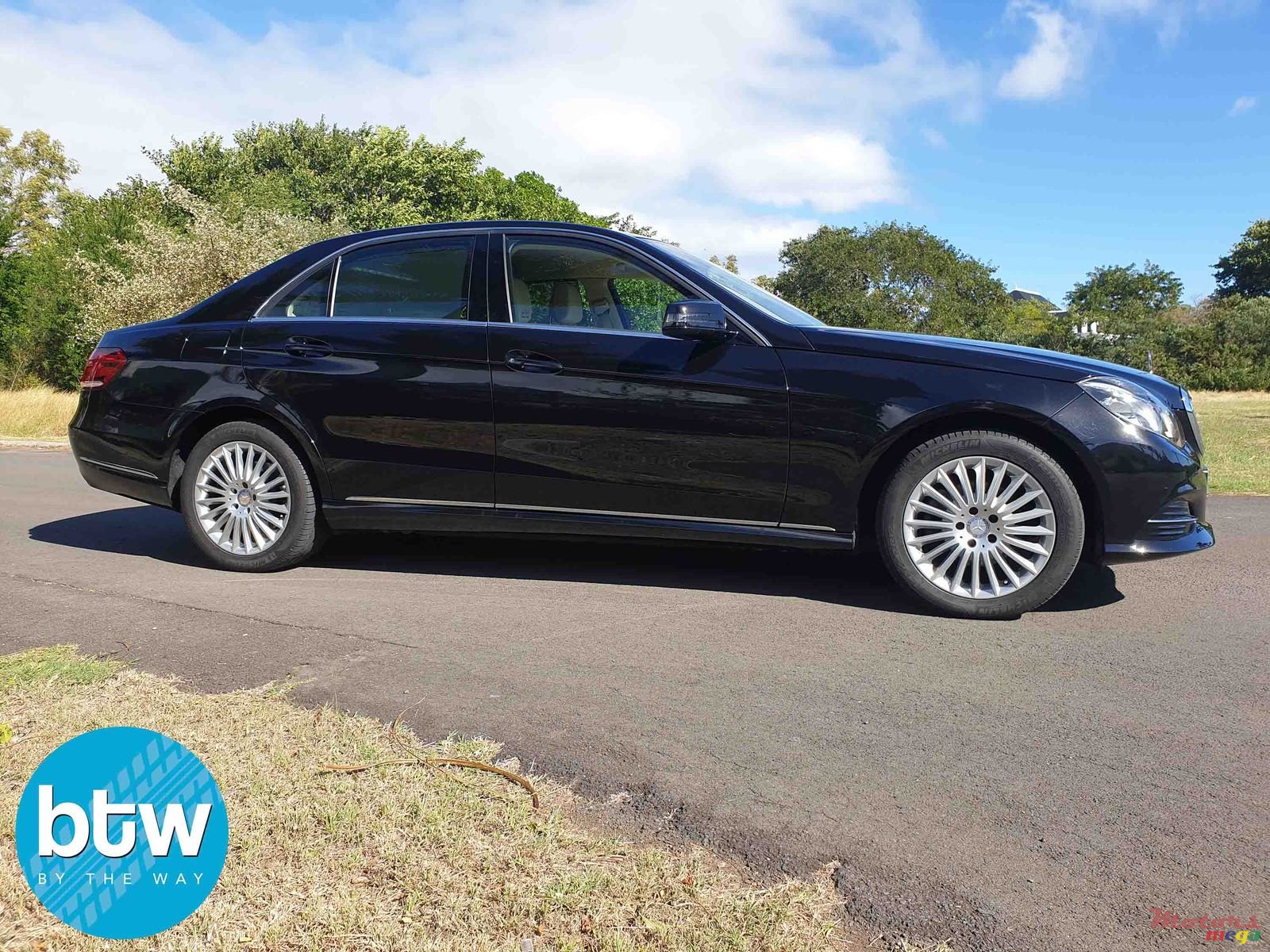 2013' Mercedes-Benz E-Class E200 photo #4
