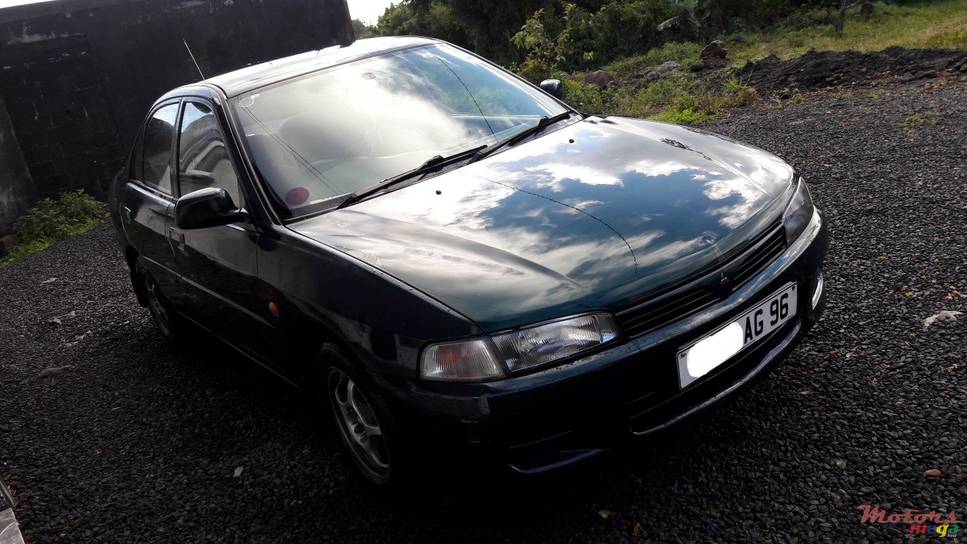 1996' Mitsubishi Lancer GLX photo #2
