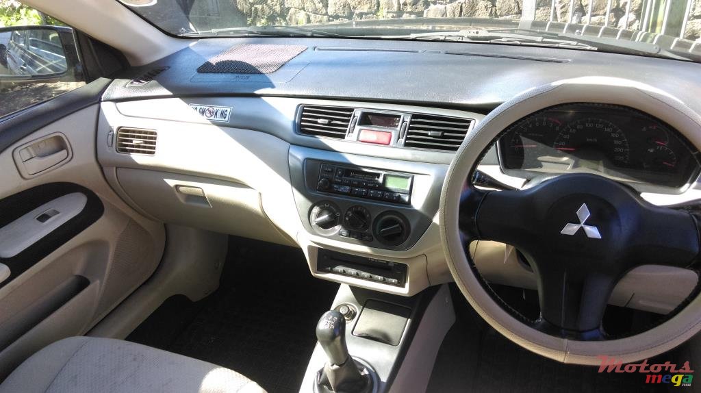 2008' Mitsubishi Lancer photo #4