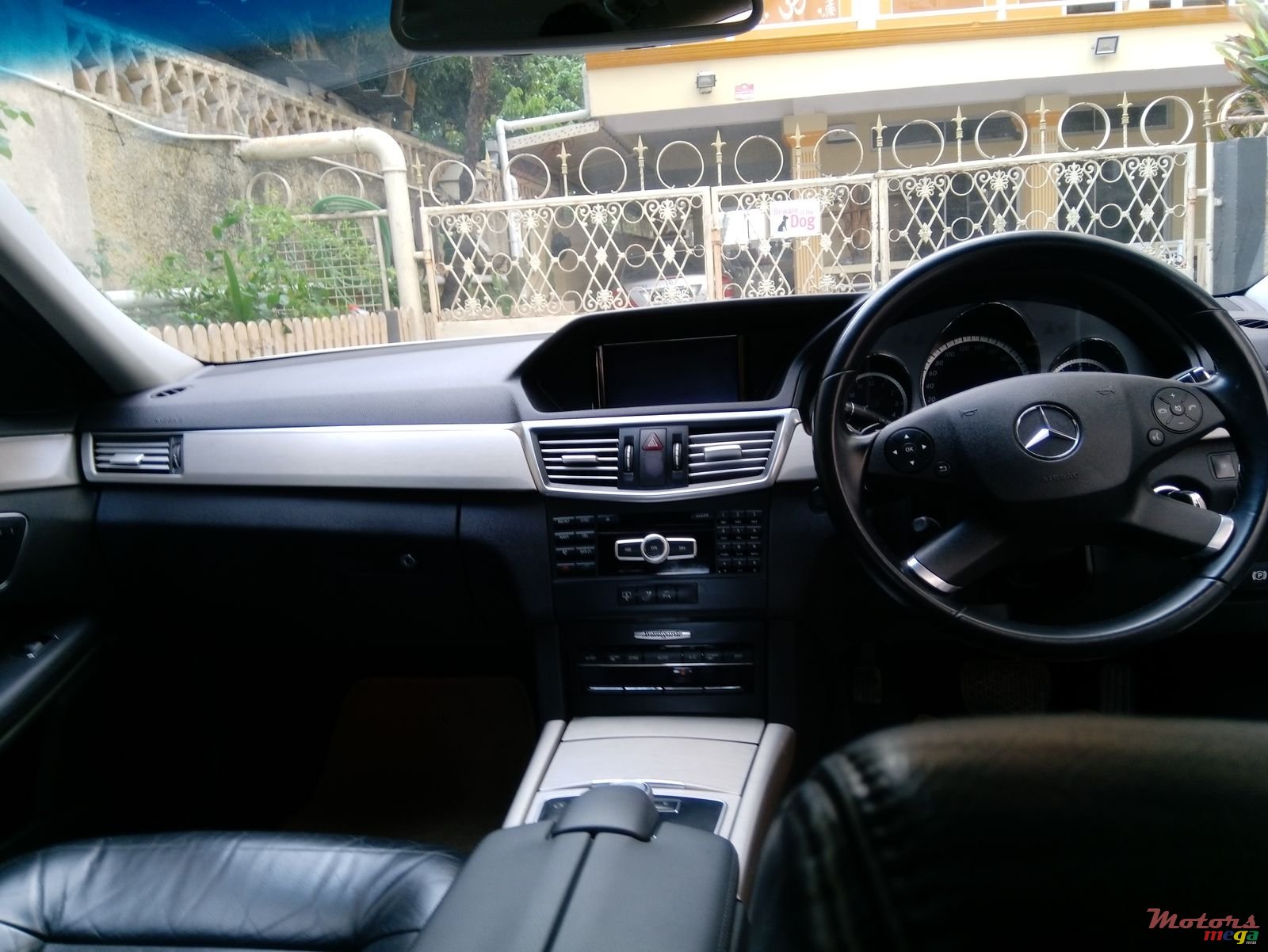 2012' Mercedes-Benz E-Class E350 photo #6