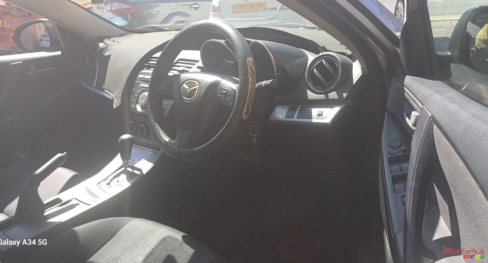 2009' Mazda Axela photo #5