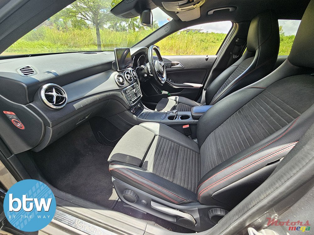 2016' Mercedes-Benz GLA 180 photo #5