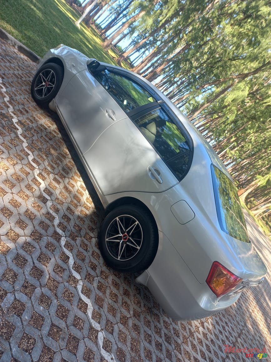 2007' Toyota Axio photo #7