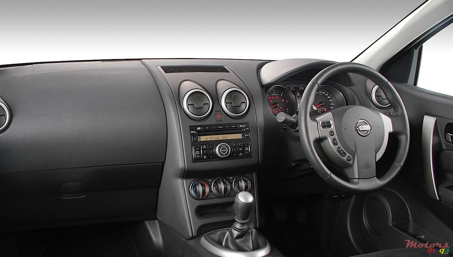 2010' Nissan J10 photo #2