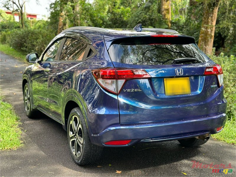 2014' Honda Vezel photo #3