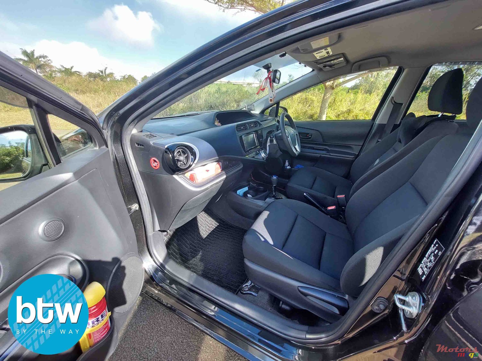 2016' Toyota Aqua photo #4