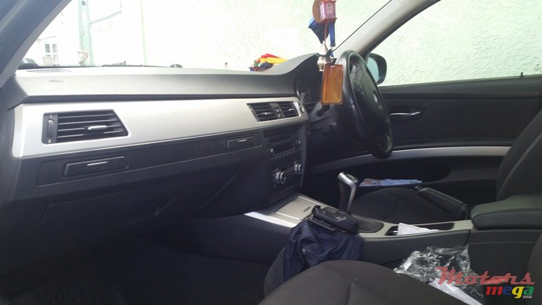 2008' BMW 318 i photo #6