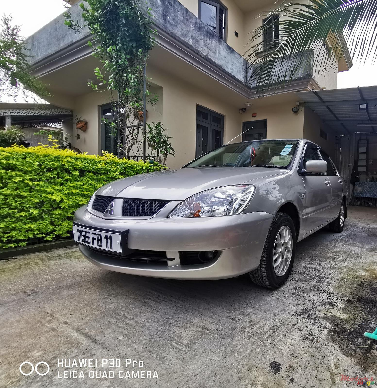 2011' Mitsubishi Lancer GLX photo #4