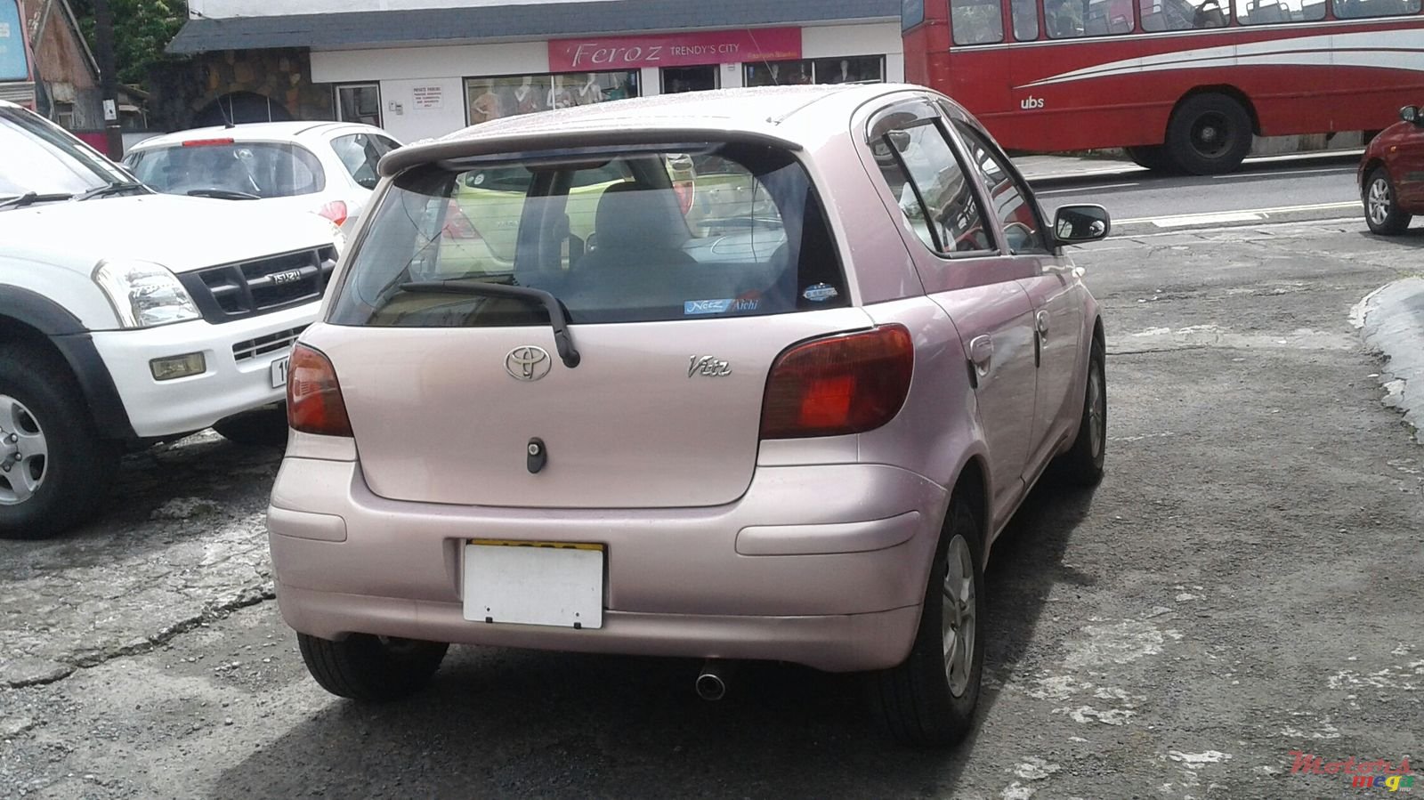 2002' Toyota Vitz photo #3