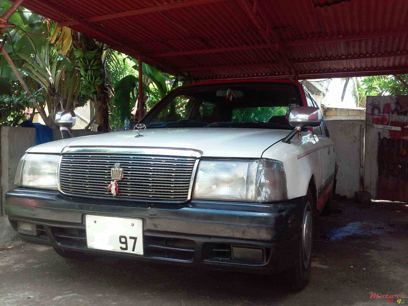 1997' Toyota Crown comfort photo #2