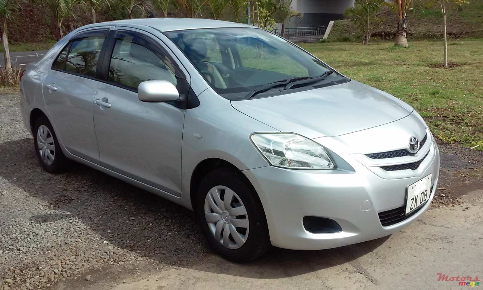 2008' Toyota BELTA 1300cc photo #1