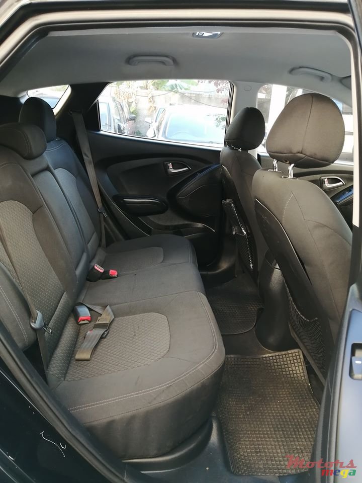 2011' Hyundai ix35 photo #7