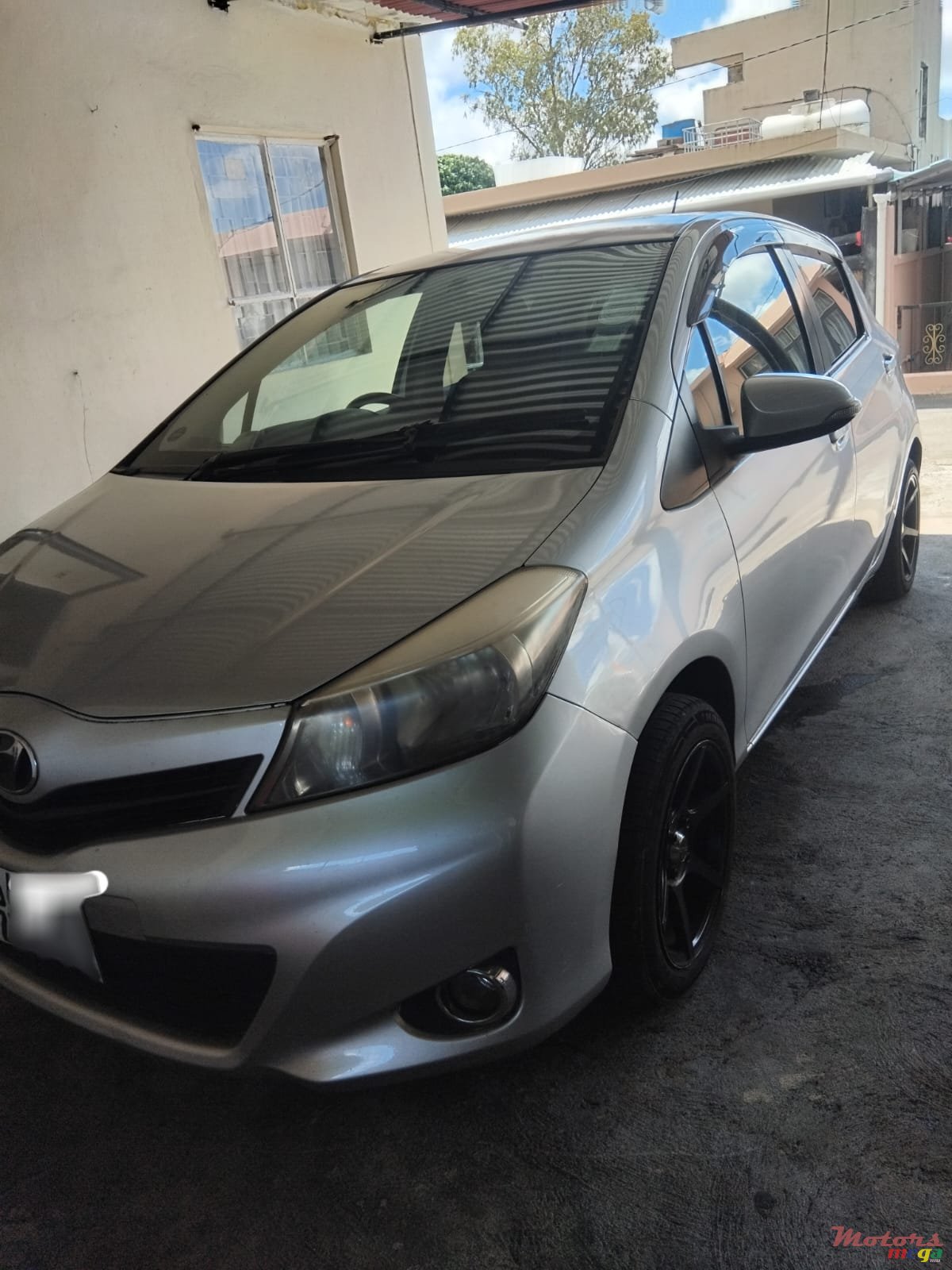 2011' Toyota photo #1