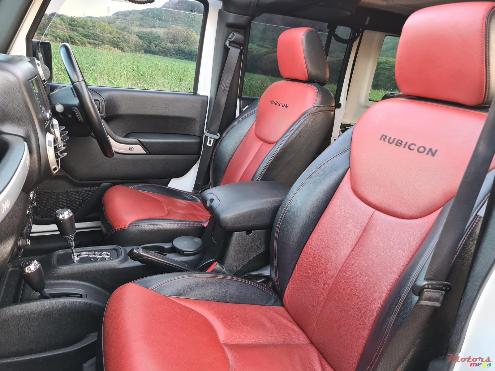 2017' Jeep Wrangler Rubicon unlimited photo #5