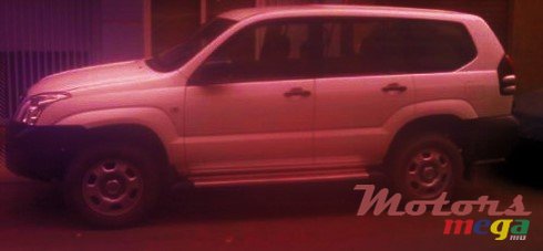 2002' Toyota Prado photo #1