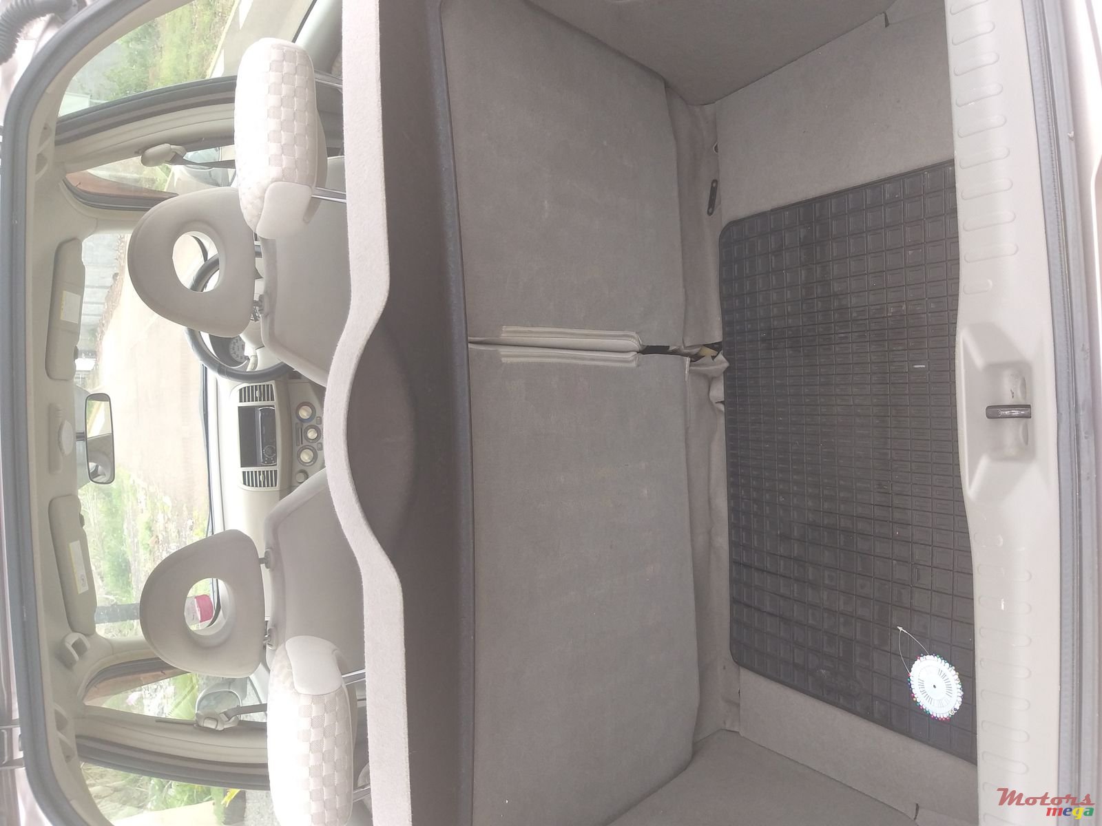 2011' Nissan March photo #4