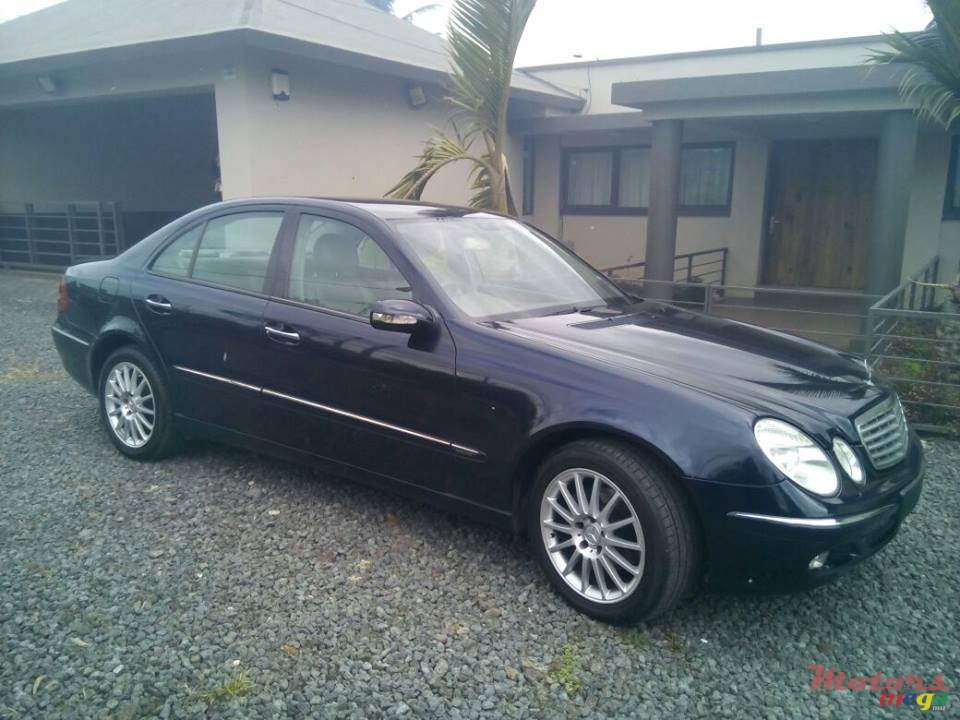 2004' Mercedes-Benz 200E photo #1